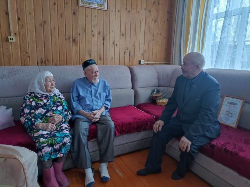 Кәркәүчтә яшәүче Фәния һәм Тимерхан Фатыйховлар “Районның мактаулы юбилярлары” китабына кертелделәр