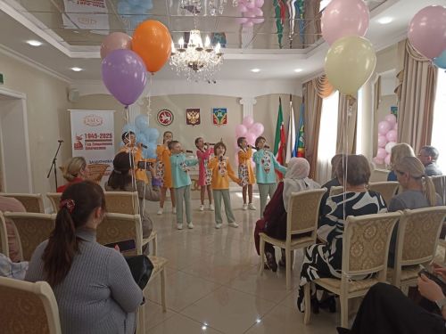 Кукмараның Никахлашу сараенда йөкле ханымнар өчен бәйрәм узды