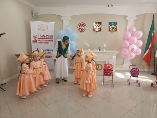 Кукмараның Никахлашу сараенда йөкле ханымнар өчен бәйрәм узды