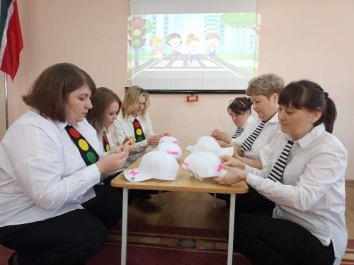 Кукмараның «Чулпан» балалар бакчасында юл йөрү кагыйдәләренә багышланган семинар узды
