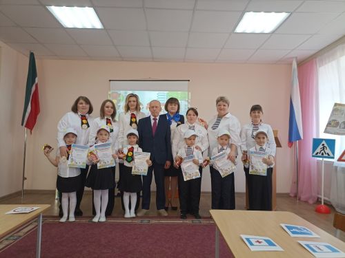 Кукмараның «Чулпан» балалар бакчасында юл йөрү кагыйдәләренә багышланган семинар узды