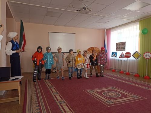 Кукмараның «Чулпан» балалар бакчасында юл йөрү кагыйдәләренә багышланган семинар узды