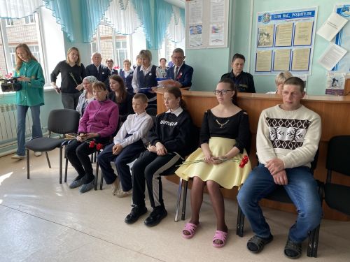 Нырты мәктәбендә махсус хәрби операциядә һәлак булган ике якташыбыз истәлегенә мемориаль такталар ачылды