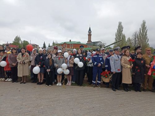 Память, музыка и единство: В Кукморе прошли торжества в честь 80-летия Победы (фоторепортаж)