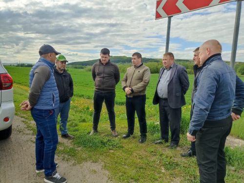 Кукмара районы башлыгы Данил Һадиев исемендәге крестьян-фермер хуҗалыгы һәм “Әсәнбаш-Агро” җәмгыяте механизаторлары белән очрашты
