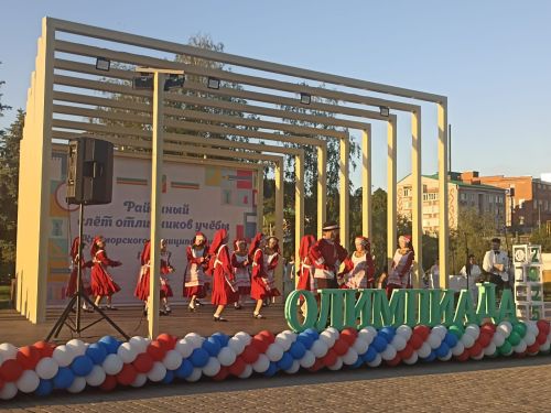В Кукморе чествовали отличников учебы