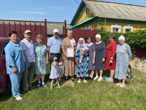 Югары Өскебаш авылыннан Маһибәдәр Мөҗипова 95 яшьлек гомер бәйрәмен билгеләп үтте