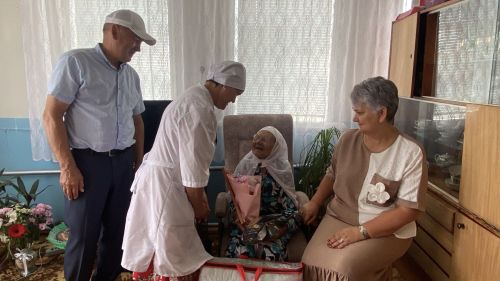Югары Өскебаш авылыннан Маһибәдәр Мөҗипова 95 яшьлек гомер бәйрәмен билгеләп үтте