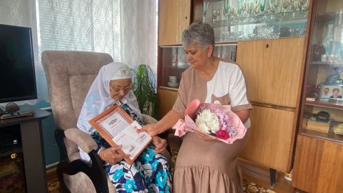 Югары Өскебаш авылыннан Маһибәдәр Мөҗипова 95 яшьлек гомер бәйрәмен билгеләп үтте