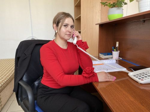 Диспетчер  Лилия Әхсәнова:  Безгә сөйләшергә зарыгып, киңәш сорап та  шалтыраталар
