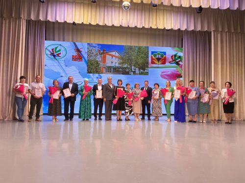 Кукмарада медицина хезмәткәрләре һөнәри бәйрәмнәрен билгеләп үтте