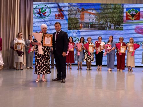 Кукмарада медицина хезмәткәрләре һөнәри бәйрәмнәрен билгеләп үтте