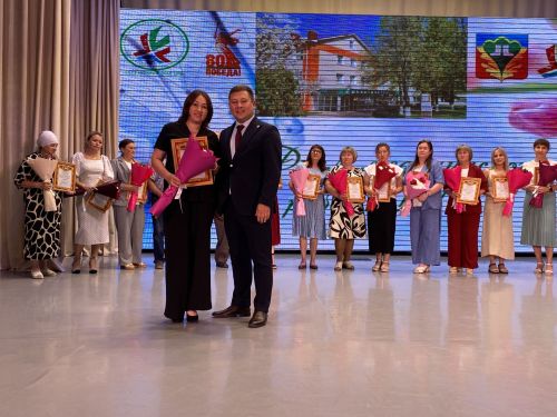 Кукмарада медицина хезмәткәрләре һөнәри бәйрәмнәрен билгеләп үтте