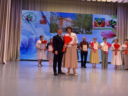 Кукмарада медицина хезмәткәрләре һөнәри бәйрәмнәрен билгеләп үтте