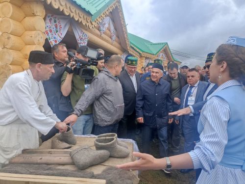 Бөтенроссия авыл Сабантуенда Татарстан ишегалдын Кукмара районы тәкъдим итте
