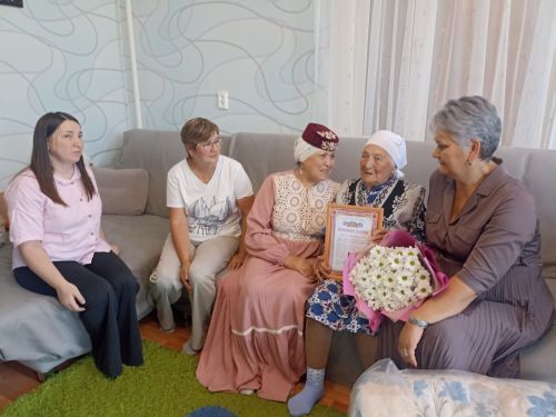 90-летняя Нурфига Хусаинова из Кукмора: «Я очень счастливая бабушка»