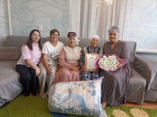 90-летняя Нурфига Хусаинова из Кукмора: «Я очень счастливая бабушка»