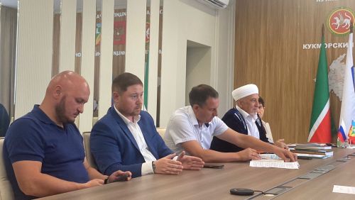 Кукмарада рухи-әхлакый тәрбия бирү һәм татар халкының гореф-гадәтләрен саклау турында фикер алыштылар