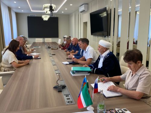 Кукмарада рухи-әхлакый тәрбия бирү һәм татар халкының гореф-гадәтләрен саклау турында фикер алыштылар