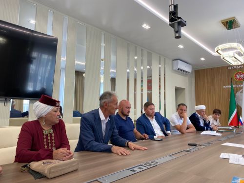 Кукмарада рухи-әхлакый тәрбия бирү һәм татар халкының гореф-гадәтләрен саклау турында фикер алыштылар