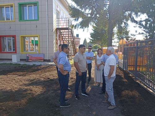 Кукмара районы башлыгы Сергей Димитриев төзелеш мәйданчыкларында булып кайтты