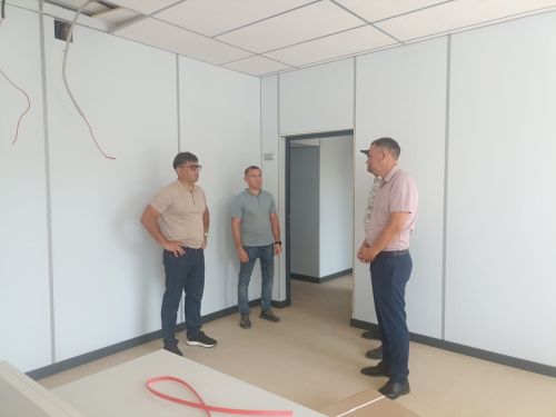 Кукмара районы башлыгы Сергей Димитриев төзелеш мәйданчыкларында булып кайтты