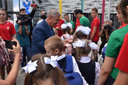 Татарстан Республикасы Рәисе Рөстәм Миңнеханов Кукмара 3нче урта мәктәбенең яңа корпусын ачты