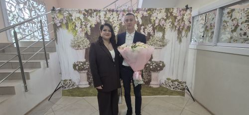 Кукмараның Никахлашу сараенда алтын туйларын билгеләп үтүче парны хөрмәтләделәр
