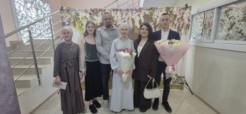 Кукмараның Никахлашу сараенда алтын туйларын билгеләп үтүче парны хөрмәтләделәр