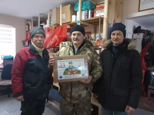 Кукмараның волонтерлар төркеме “Хәрбигә 23 февраль бүләге” дигән акция башлады