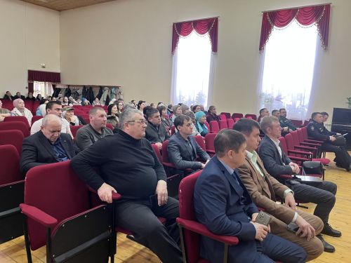 Зур Кукмарада хисап җыелышы узды