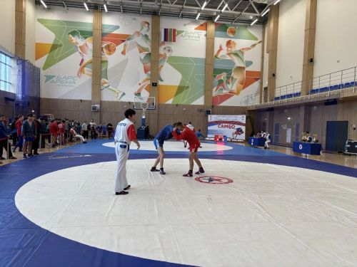 «Барс Арена»да 150 яшь спортчы самбо буенча көч сынашты
