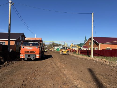 Каждый сантиметр — с точностью: в Кукморском районе обновляют дорогу