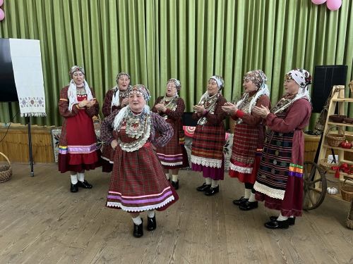 Где молодёжь - там веселье: как в удмуртской глубинке возрождают обряд «Аллак корка»