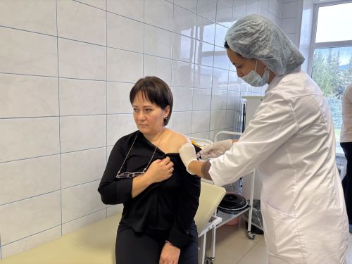 Грипп ишек шакымасын: Кукмара район үзәк дәваханәсендә вакцинацияләү бара