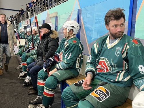 Фоторепортаж: В Кукморе прошла встреча со звёздами хоккея