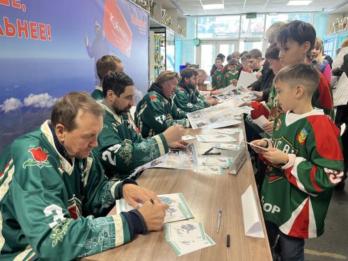 Фоторепортаж: В Кукморе прошла встреча со звёздами хоккея