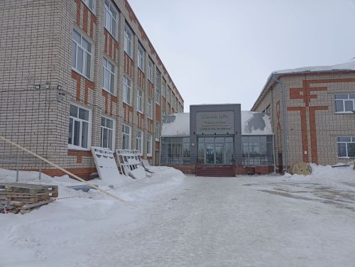 Киләчәккә адым: Кукмара 4нче урта мәктәбендә төзекләндерү эшләре бара
