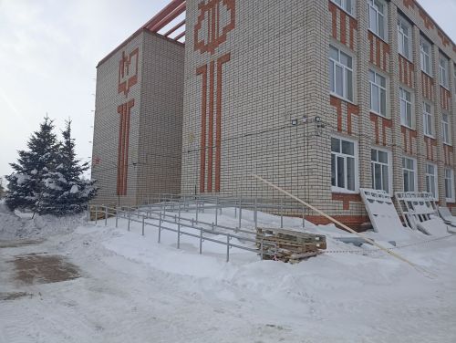 Киләчәккә адым: Кукмара 4нче урта мәктәбендә төзекләндерү эшләре бара