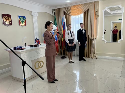 Кукмара районында тантаналы вакыйга: Үсмерләргә паспортлар тапшырылды