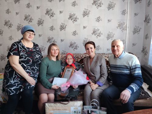 Кукмарадан Мария Баширова бүген гомер бәйрәмен билгеләп үтте