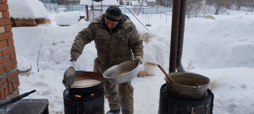 “Гараж” волонтерлары солдатлар өчен 133 тартма чәк-чәк әзерләде