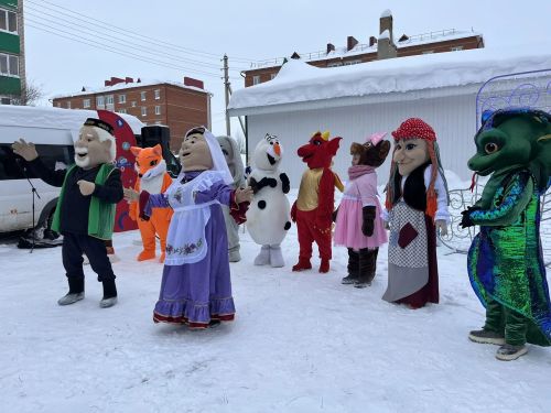 “Әкияттә кунакта”: күршеләрне берләштергән кышкы карнавал