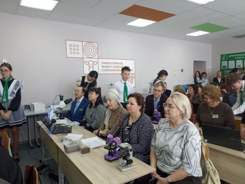Кукмара өченче урта мәктәбендә республика семинары узды