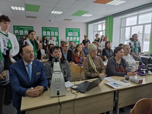 Кукмара өченче урта мәктәбендә республика семинары узды