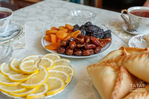 Ни өчен уразадан чыкканда финик җимеше белән авыз ачарга киңәш ителә