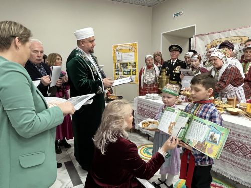 Кукмарада «Гаилә тарихында гасырлар кайтавазы — Тарихта без эзлебез» исемле республика шәҗәрә фестиваленең зона этабы узды