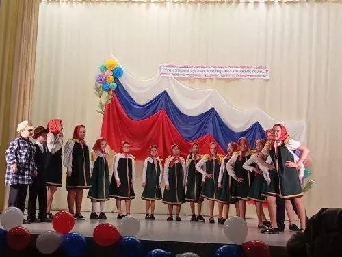 «Туган җирем — дуслык иле, һәрбер милләт — аның гөле»: Манзараста музыкаль кичә үткәрелде