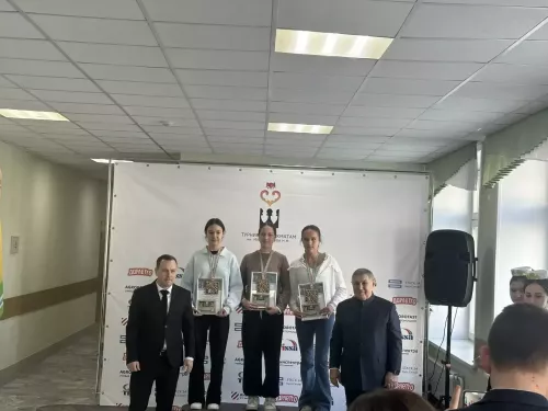 Фоторепортаж: кукмаралылар шахмат турнирында катнашты