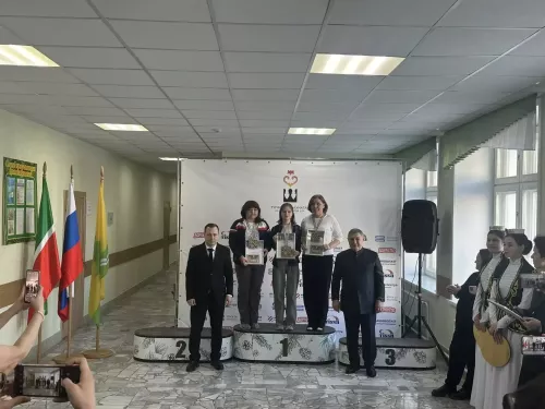 Фоторепортаж: кукмаралылар шахмат турнирында катнашты